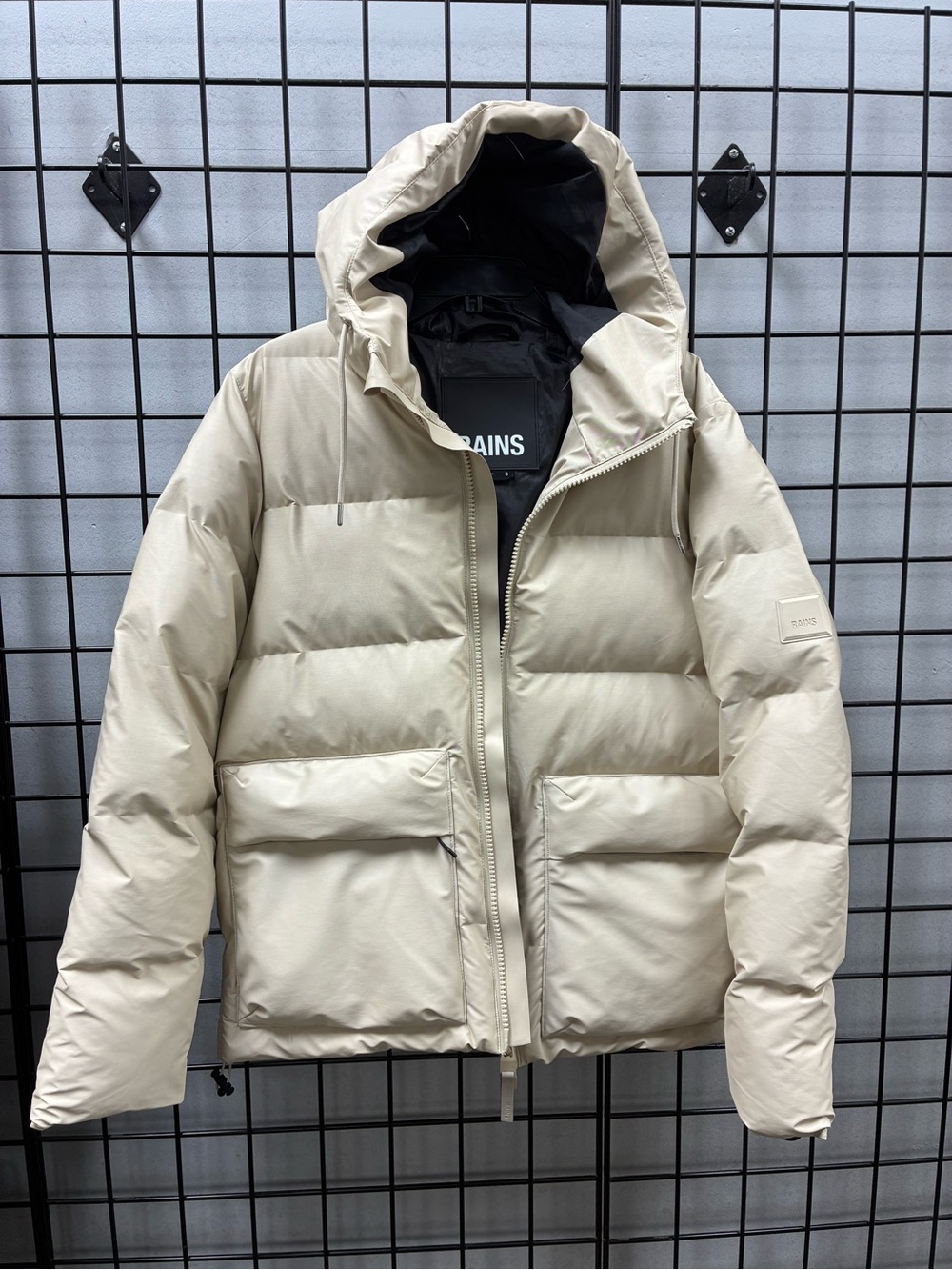 Rains Alta Puffer Cargo Jacket in Dune Grains Sz S Puff Padded Insulated